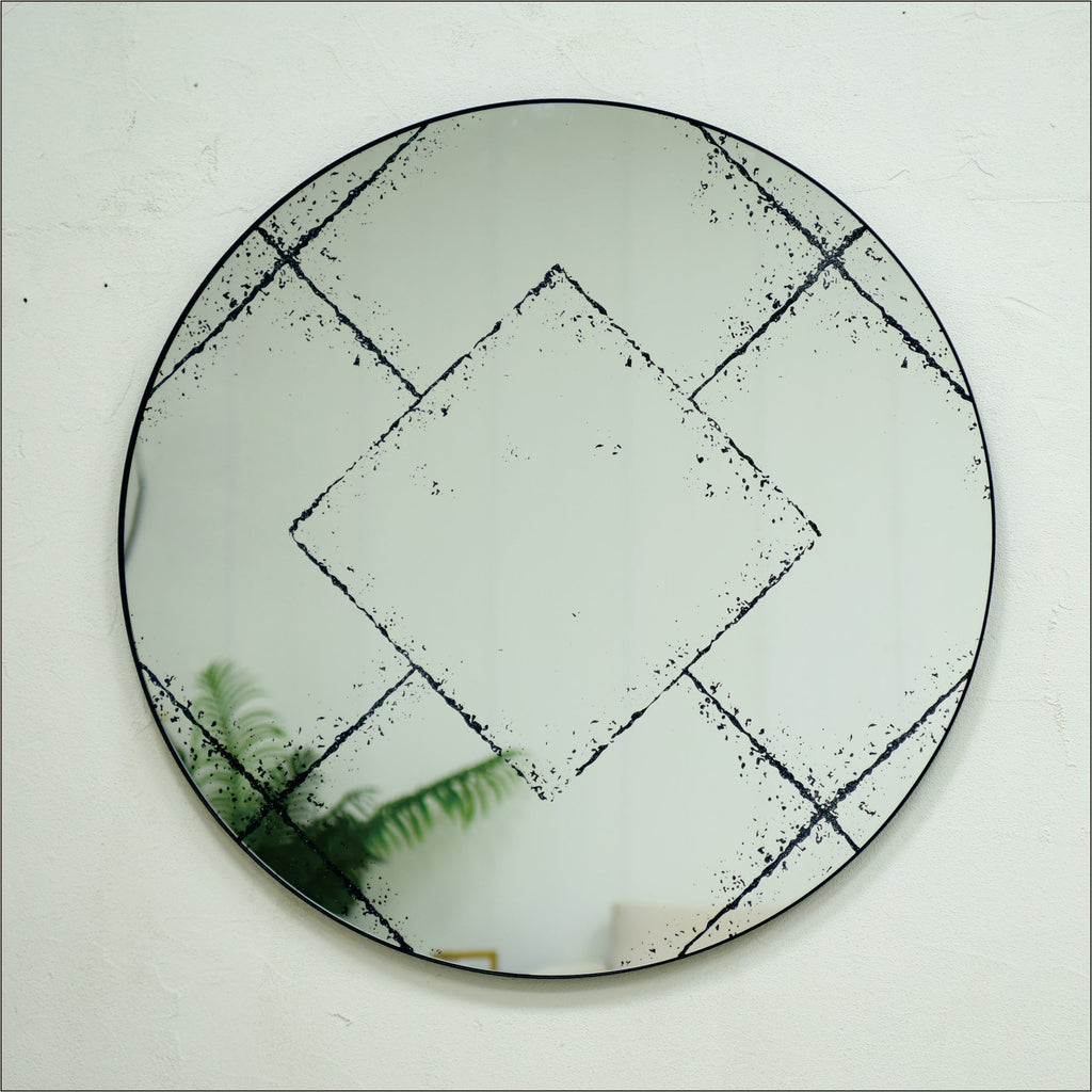 Round Wall-Mounted Mirror with Vintage Industrial Frame - Black Iron